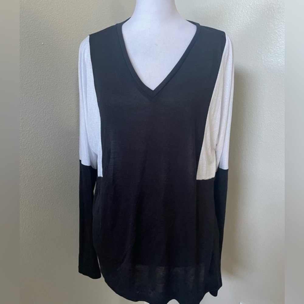 Vince Black & White Color Block V-Neck Sweater - size small